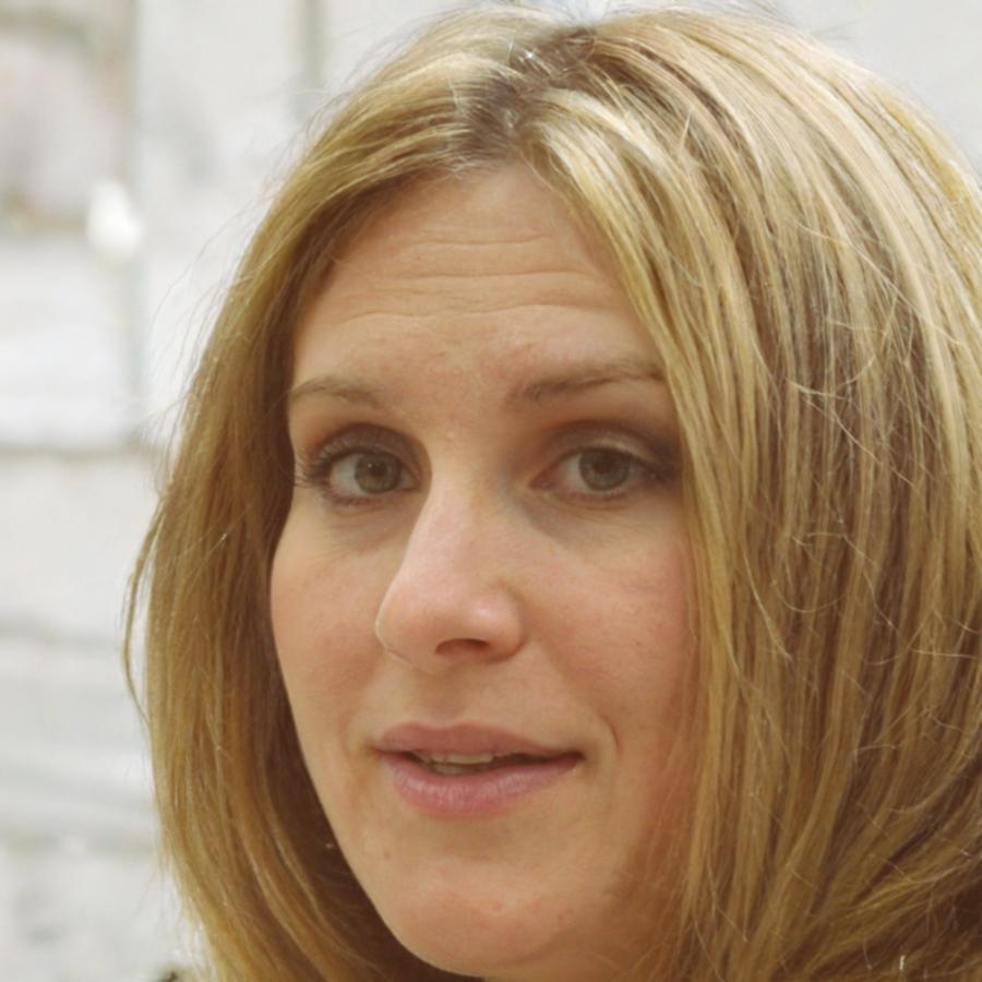 Porträt von Frieda Schultze, SEO-Content-Strategin und Dozentin